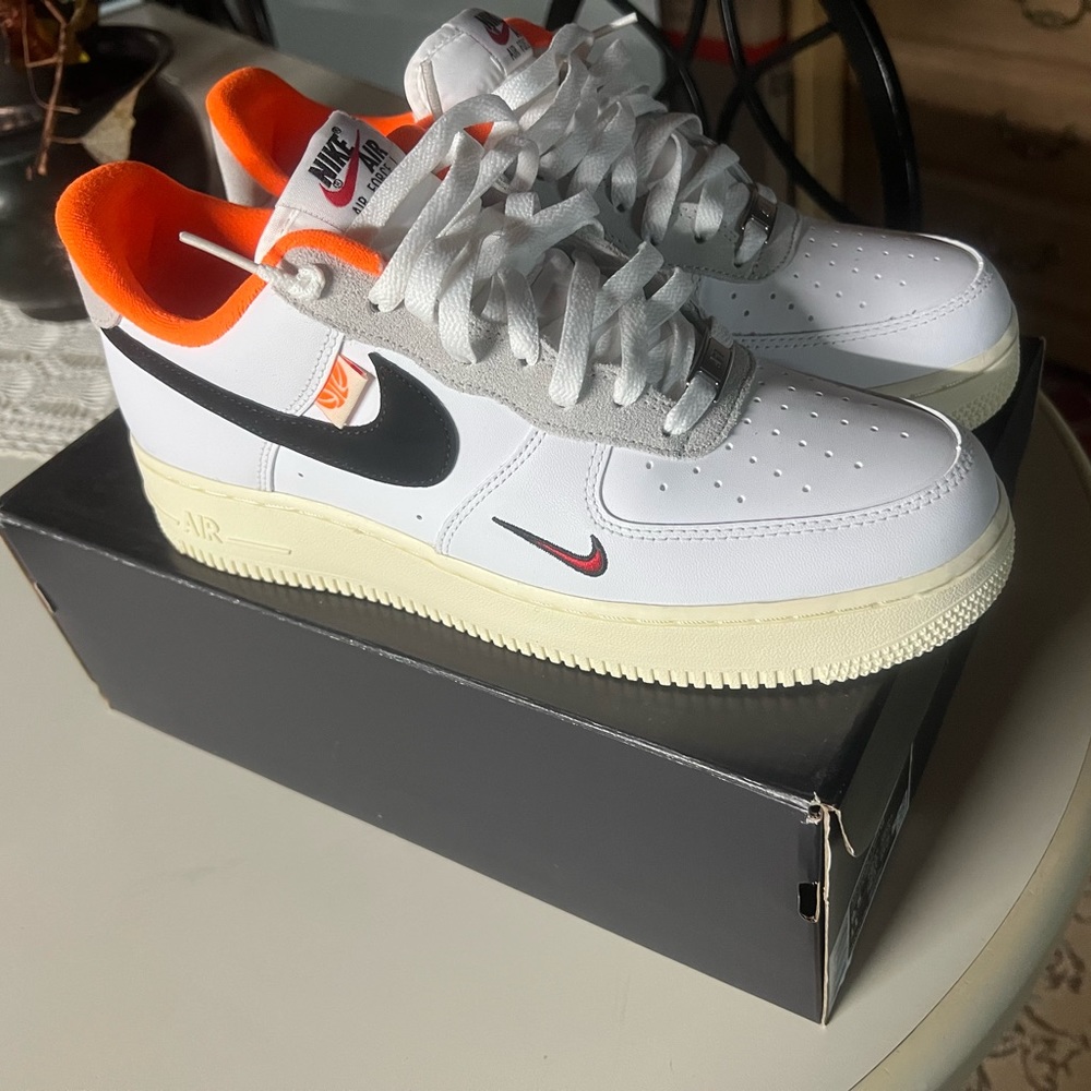 Nike Air Force 1 men’s 9.5